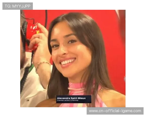 恭喜！F1车手勒克莱尔官宣与女友订婚神仙颜值获赞体坛最美眷侣，勒克莱尔座驾