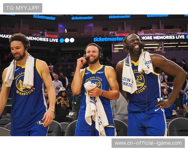 勇士克莱二级进攻发动，命中3+1远投三分——从场上到训练场的破局之路